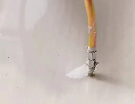 额济纳旗瓷砖空鼓维修公司专业解答在瓷砖铺贴过程中，如果使用的砂料过粗（如全部使用了粗砂），可能会导致以下问题